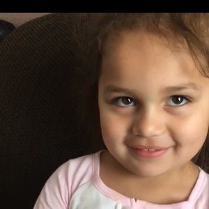 Meet your Posher, Dania